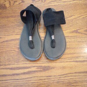 Sanuk Black Sandals Size 10